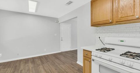 5720 Riverside Blvd, Sacramento, CA 95822 Photo