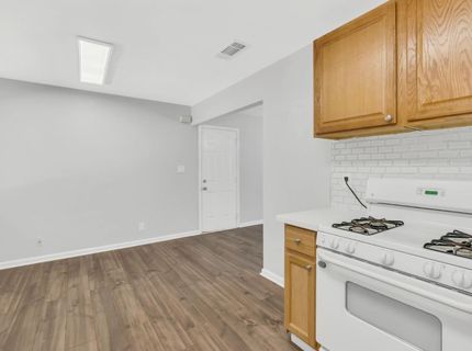 5720 Riverside Blvd, Sacramento, CA 95822 Photo