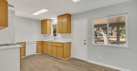 5720 Riverside Blvd, Sacramento, CA 95822 Photo