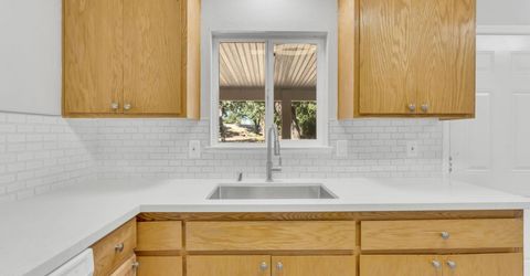 5720 Riverside Blvd, Sacramento, CA 95822 Photo