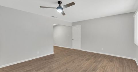 5720 Riverside Blvd, Sacramento, CA 95822 Photo