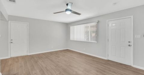 5720 Riverside Blvd, Sacramento, CA 95822 Photo