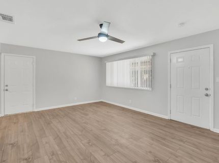 5720 Riverside Blvd, Sacramento, CA 95822 Photo
