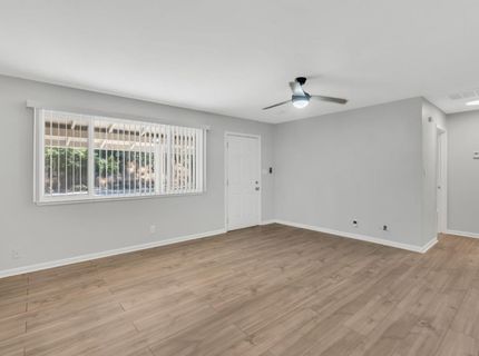 5720 Riverside Blvd, Sacramento, CA 95822 Photo