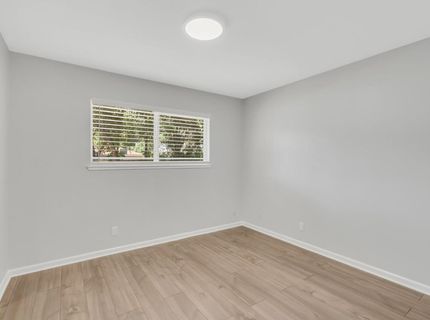 5720 Riverside Blvd, Sacramento, CA 95822 Photo
