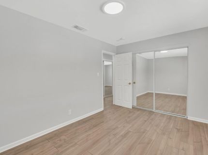 5720 Riverside Blvd, Sacramento, CA 95822 Photo