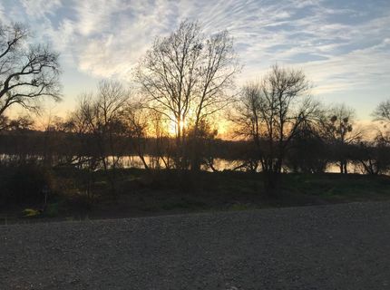 5720 Riverside Blvd, Sacramento, CA 95822 Photo