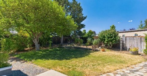 736 Mammoth Way, Gardnerville, NV 89460 Photo