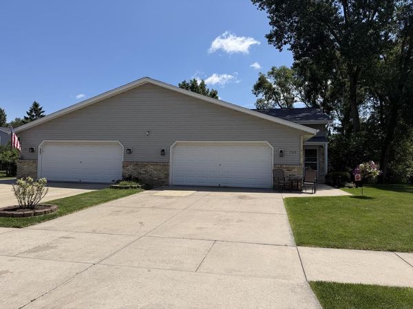 720 Timberline TRAIL, Hartford, WI 53027