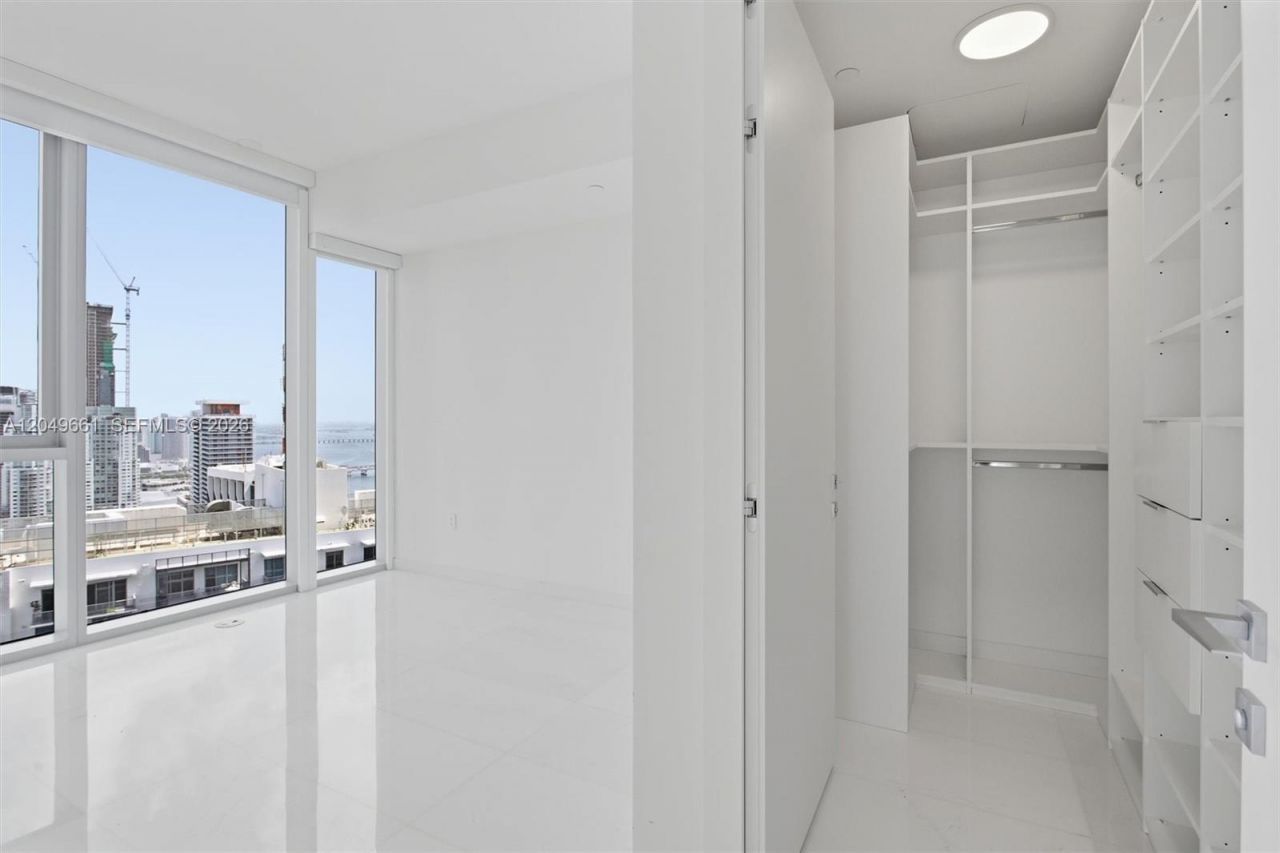 300 Biscayne Boulevard Way, Unit 4808W, Miami, FL 33131 Photo