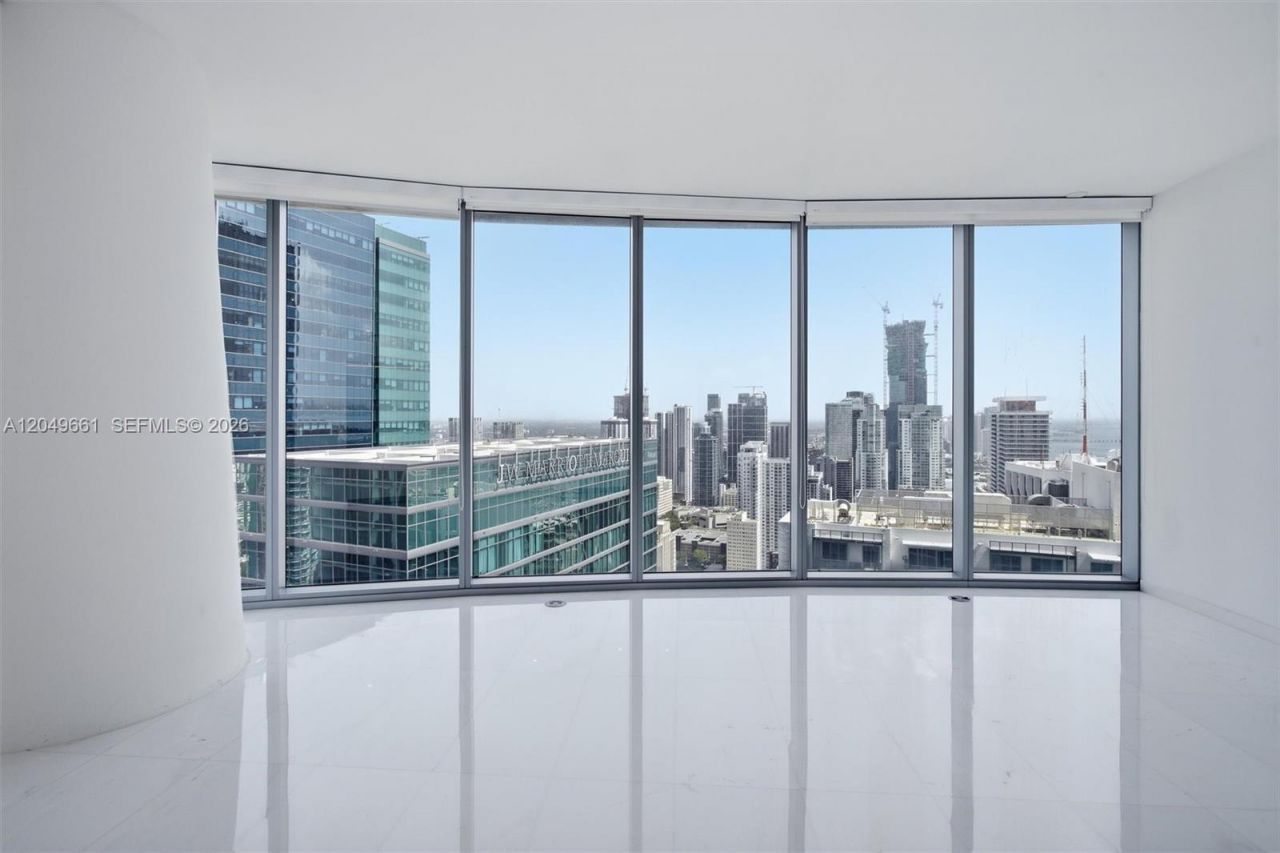 300 Biscayne Boulevard Way, Unit 4808W, Miami, FL 33131 Photo