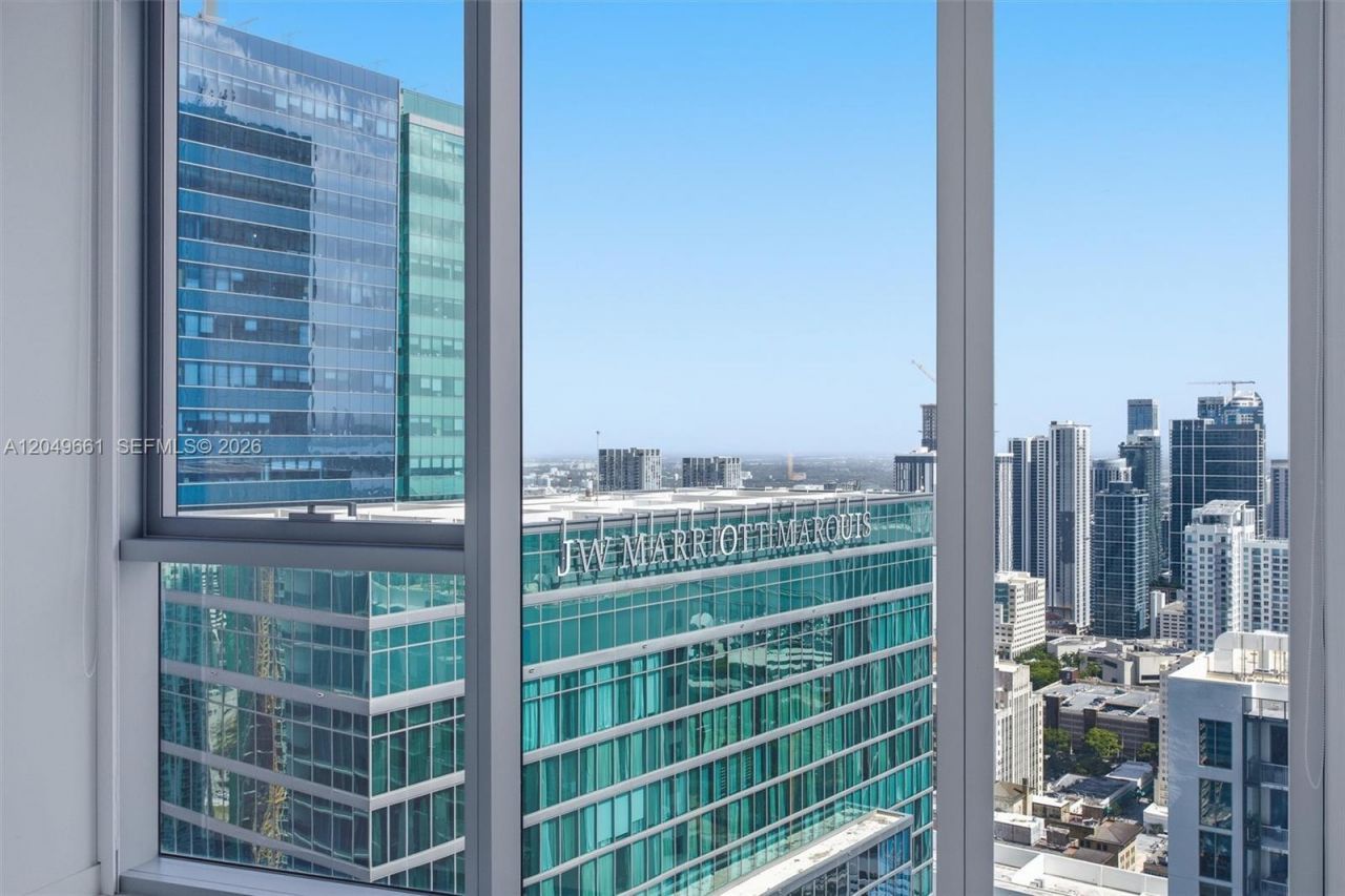 300 Biscayne Boulevard Way, Unit 4808W, Miami, FL 33131 Photo