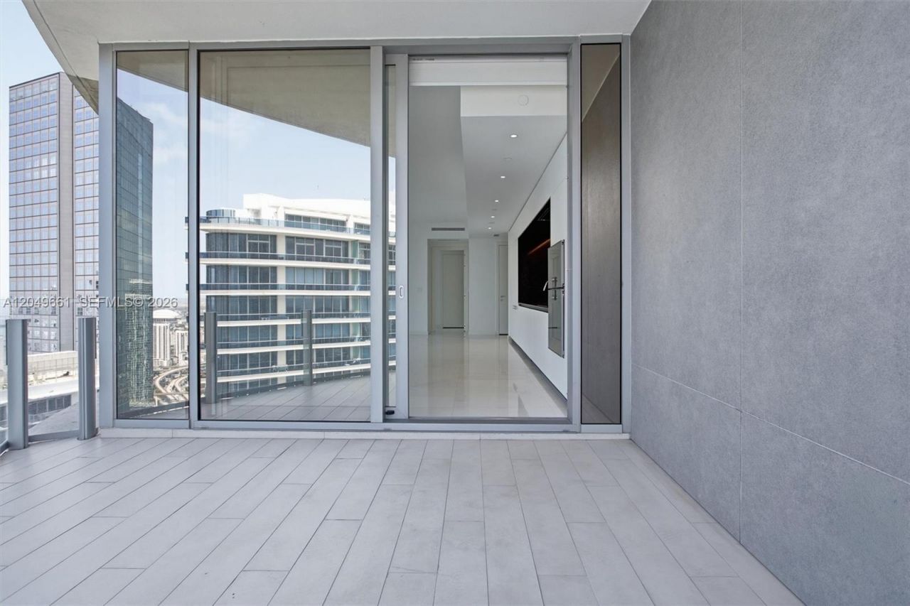 300 Biscayne Boulevard Way, Unit 4808W, Miami, FL 33131 Photo