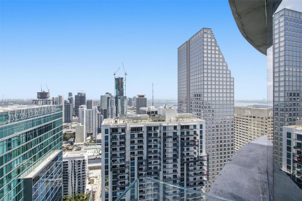 300 Biscayne Boulevard Way, Unit 4808W, Miami, FL 33131 Photo