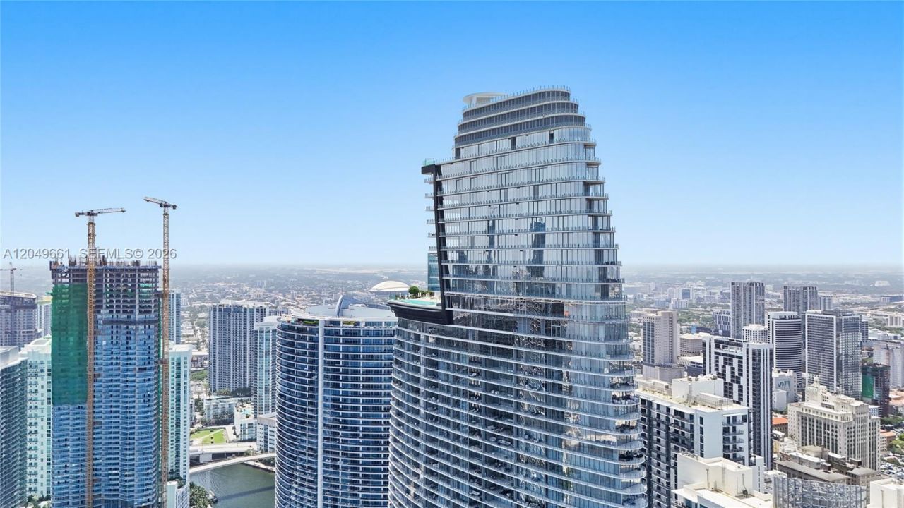 300 Biscayne Boulevard Way, Unit 4808W, Miami, FL 33131 Photo