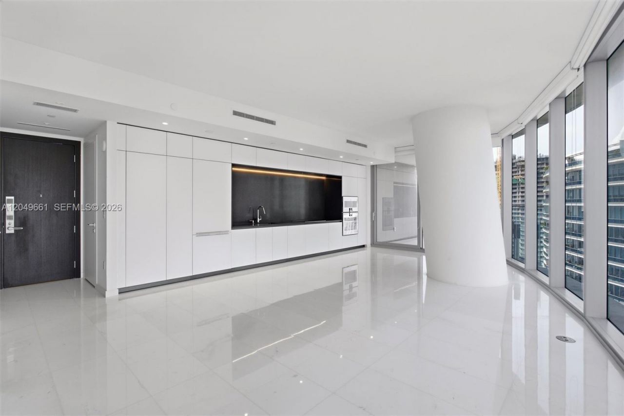 300 Biscayne Boulevard Way, Unit 4808W, Miami, FL 33131 Photo
