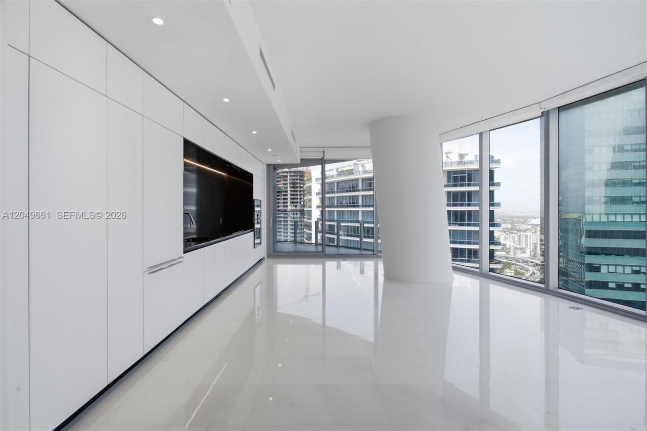 300 Biscayne Boulevard Way, Unit 4808W, Miami, FL 33131 Photo