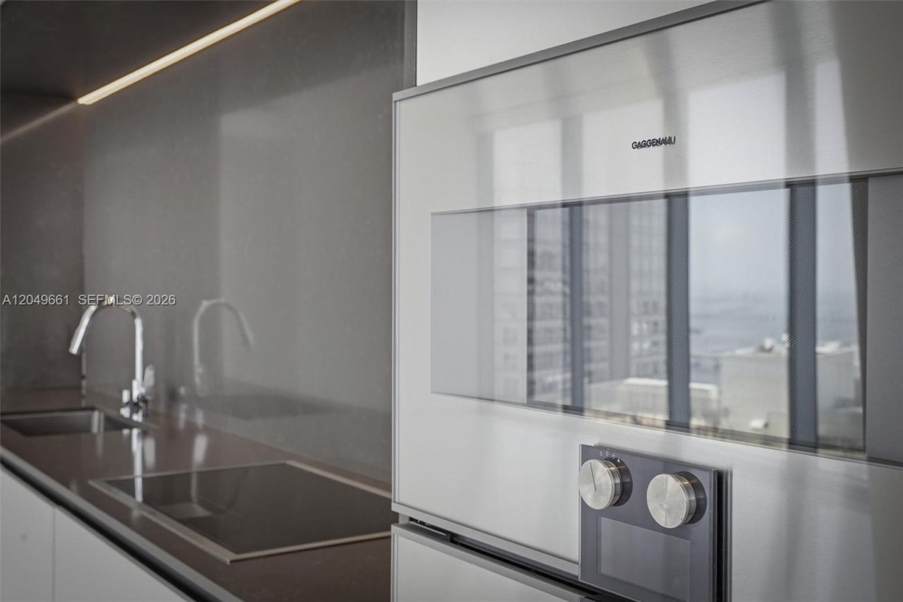 300 Biscayne Boulevard Way, Unit 4808W, Miami, FL 33131 Photo