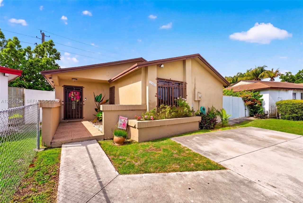 12422 SW 199th St , Miami, FL 33177 Photo