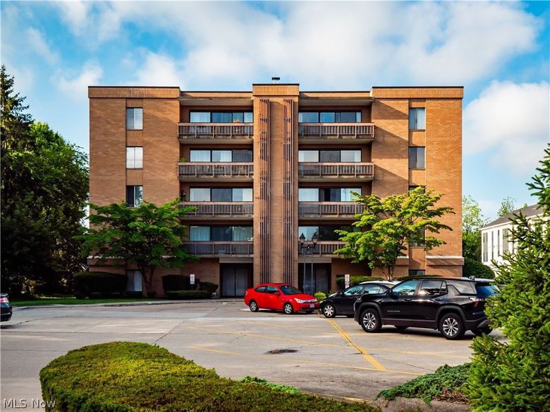 22555 Center Ridge Road, Unit 202, Rocky River, OH 44116 Photo 1