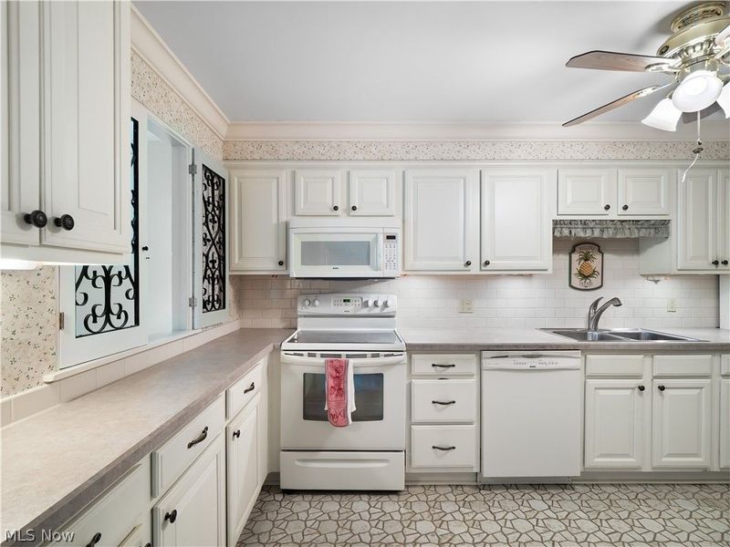 22555 Center Ridge Road, Unit 202, Rocky River, OH 44116 Photo 14