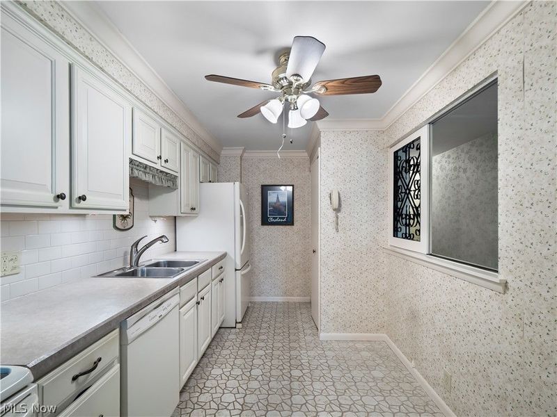 22555 Center Ridge Road, Unit 202, Rocky River, OH 44116 Photo 16