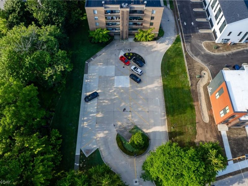 22555 Center Ridge Road, Unit 202, Rocky River, OH 44116 Photo 5