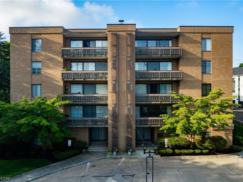 22555 Center Ridge Road, Unit 202, Rocky River, OH 44116 Photo 6