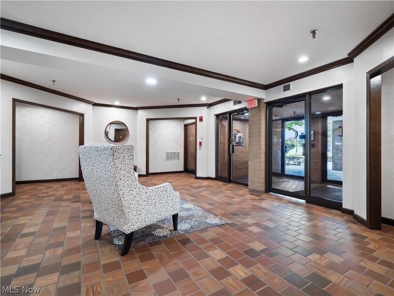 22555 Center Ridge Road, Unit 202, Rocky River, OH 44116 Photo 8
