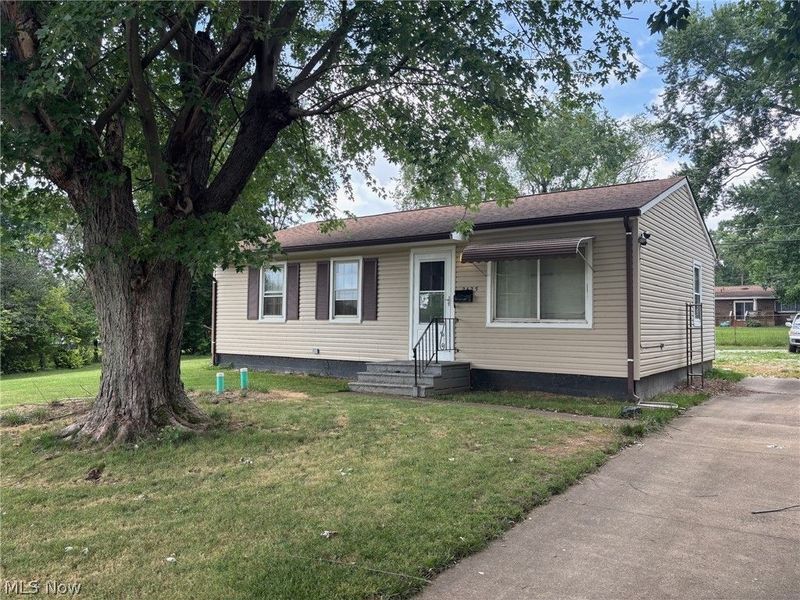 2425 40th Street NE, Canton, OH 44705 Photo 9