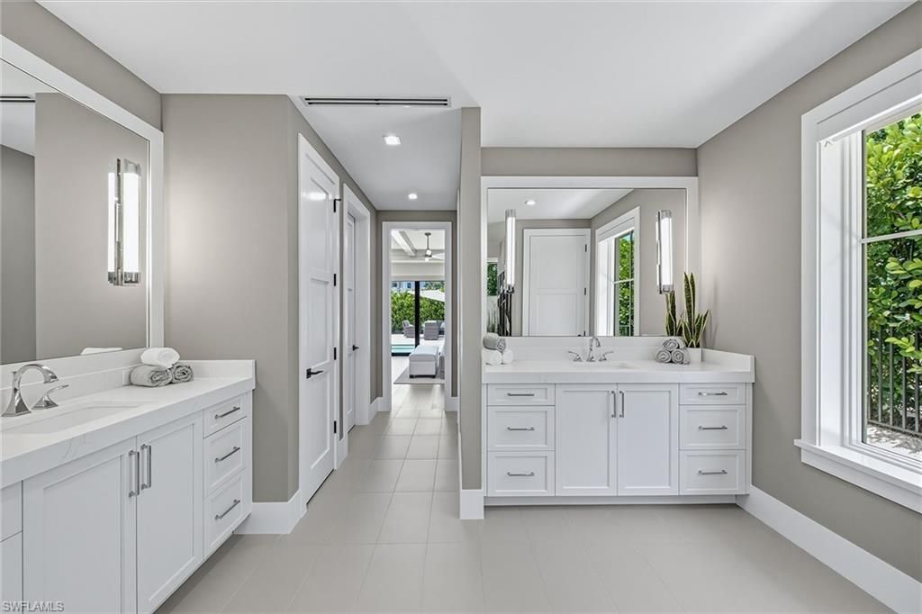 692 Banyan Blvd, Naples, FL 34102 Photo