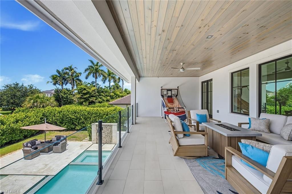 692 Banyan Blvd, Naples, FL 34102 Photo