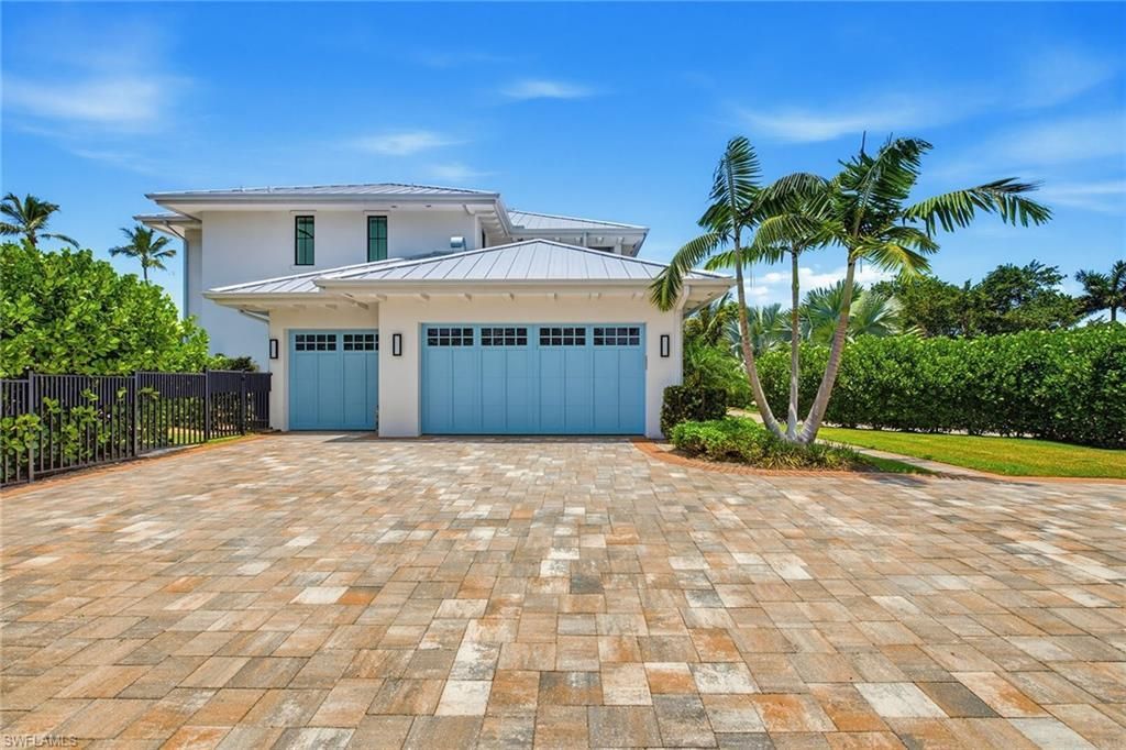 692 Banyan Blvd, Naples, FL 34102 Photo