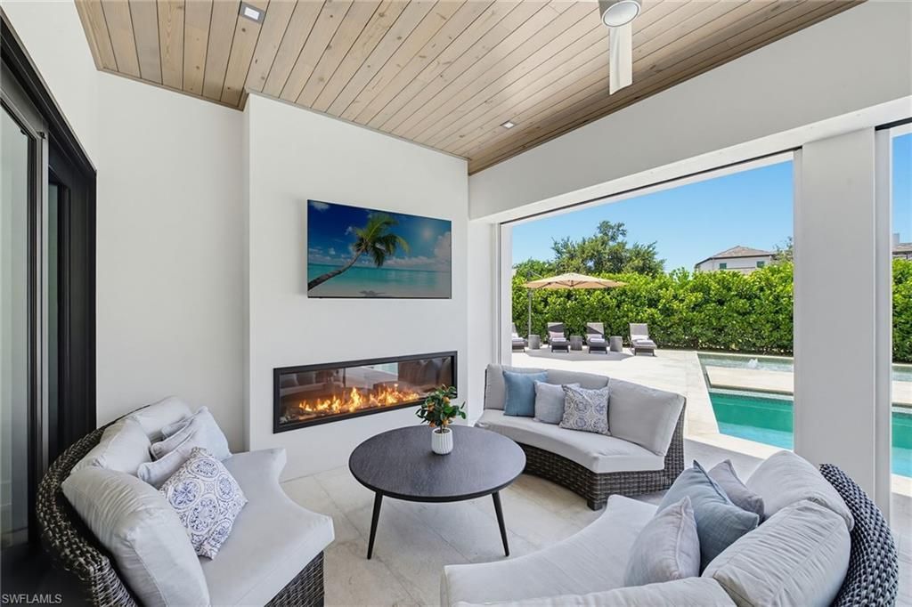 692 Banyan Blvd, Naples, FL 34102 Photo