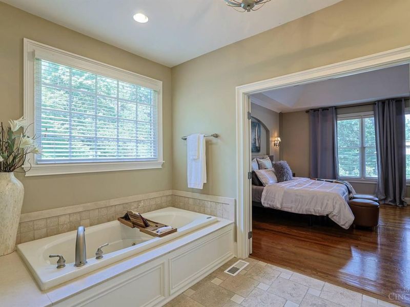 7940 Shawnee Run Road, Indian Hill, OH 45243 Photo 29