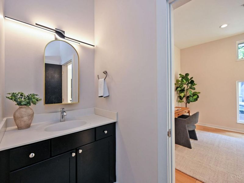 1150 Vine Street, Unit 12, Cincinnati, OH 45202 Photo 16