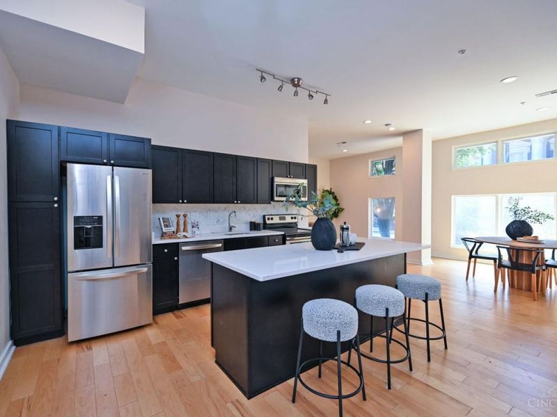 1150 Vine Street, Unit 12, Cincinnati, OH 45202 Photo 2
