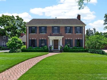 960 Mohegan Street, Birmingham, MI 48009