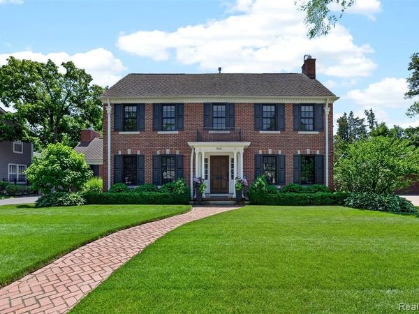 960 Mohegan Street , Birmingham, MI 48009