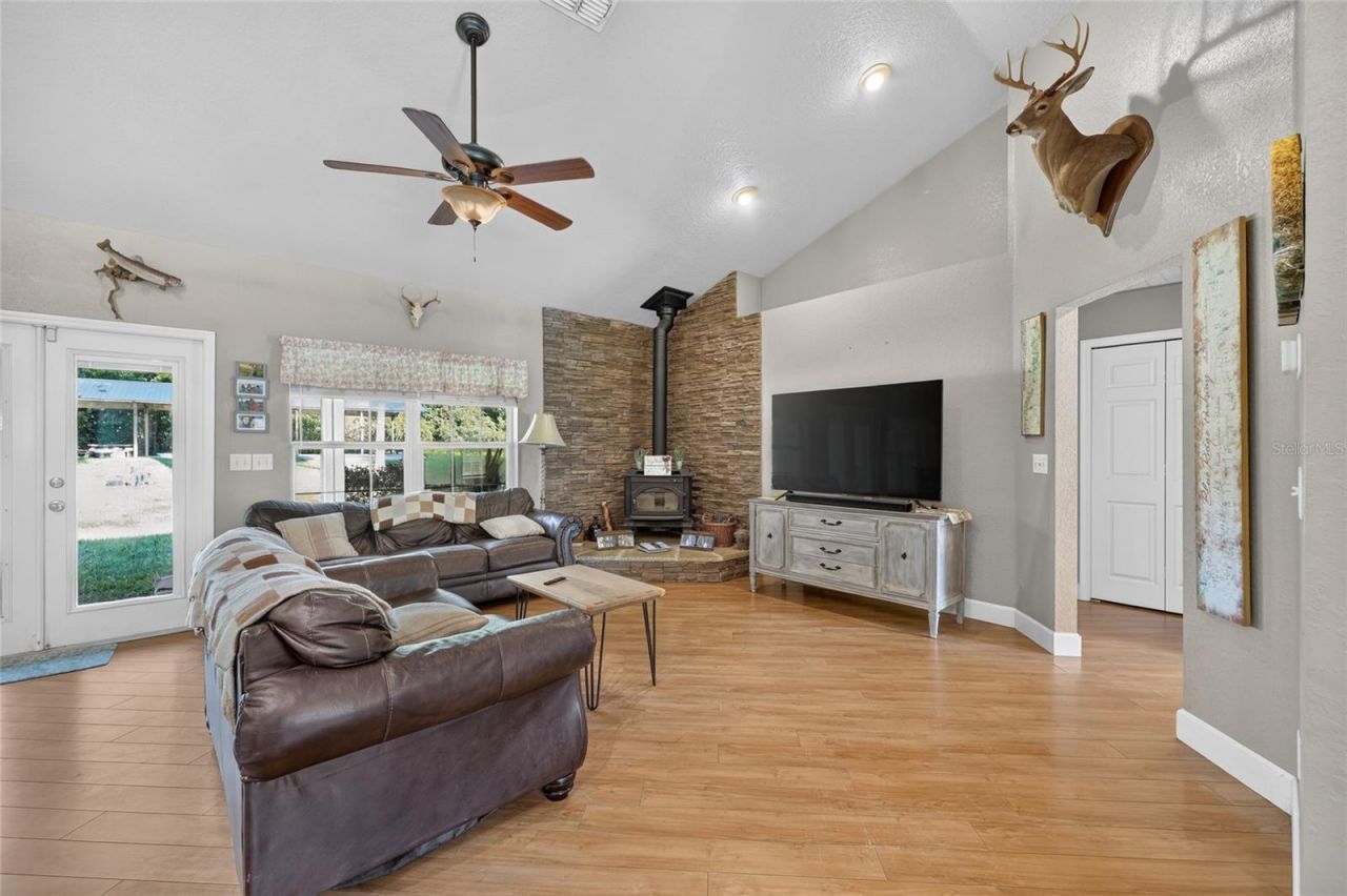 13930 NE 41st Terrace , Anthony, FL 32617 Photo