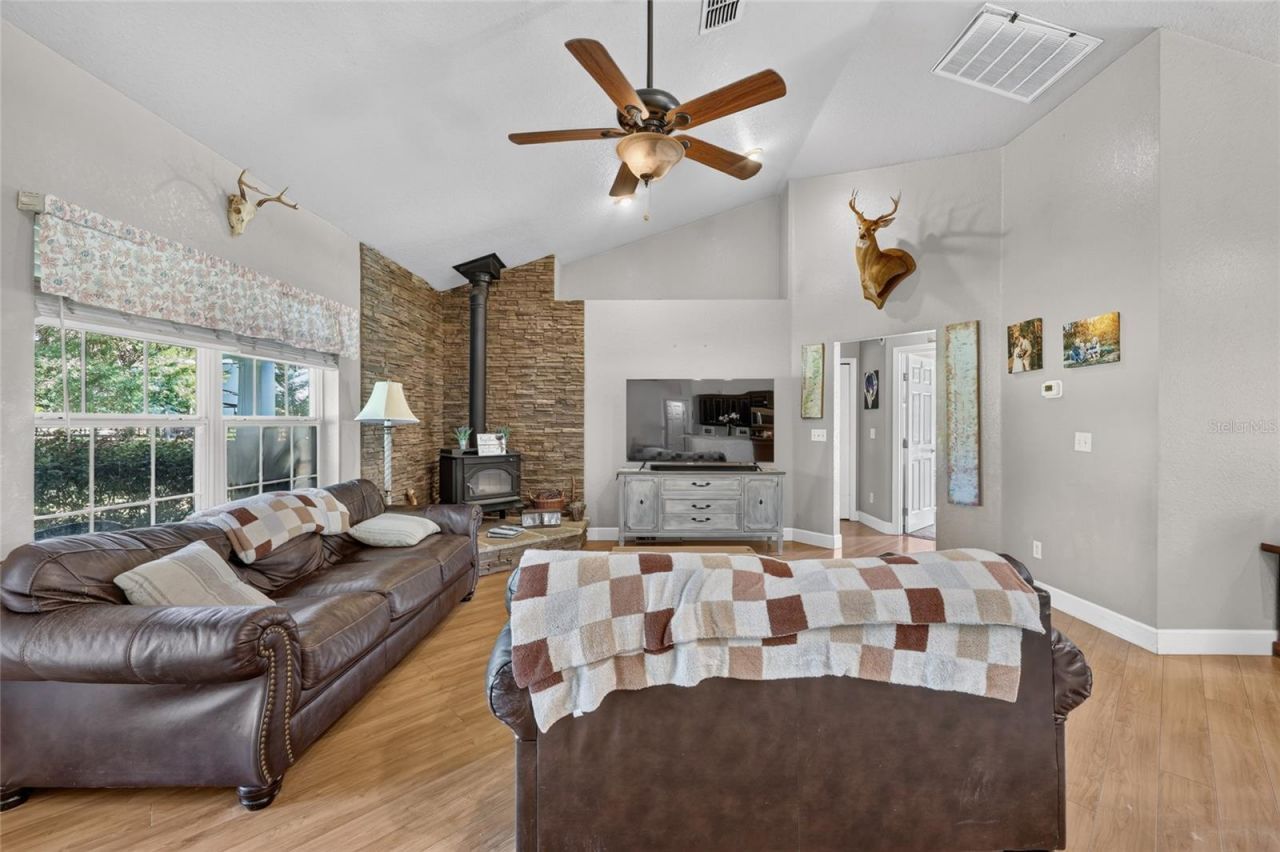 13930 NE 41st Terrace , Anthony, FL 32617 Photo