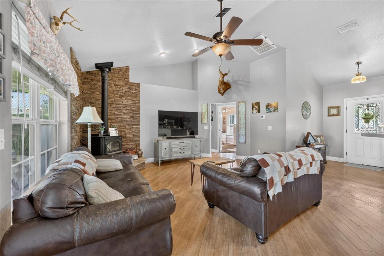 13930 NE 41st Terrace , Anthony, FL 32617 Photo