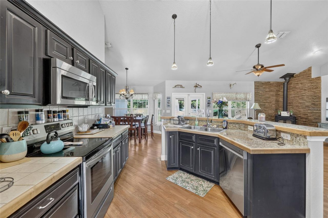 13930 NE 41st Terrace , Anthony, FL 32617 Photo