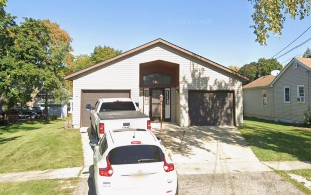 716 E 4th Street, Belvidere, IL 61008 Main Photo
