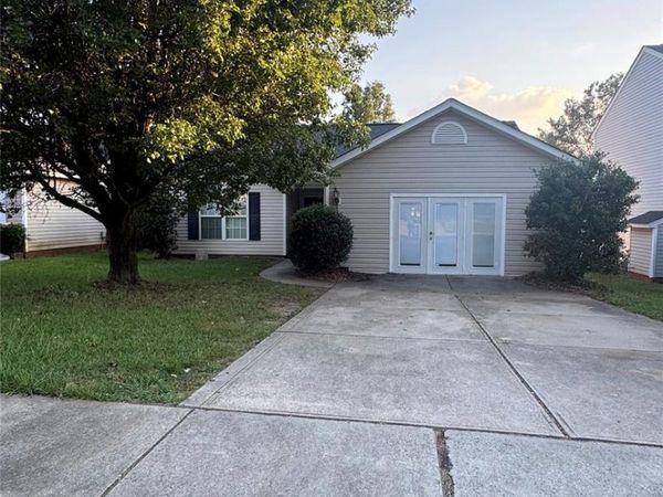 4913 Hopewood Lane , Charlotte, NC 28216