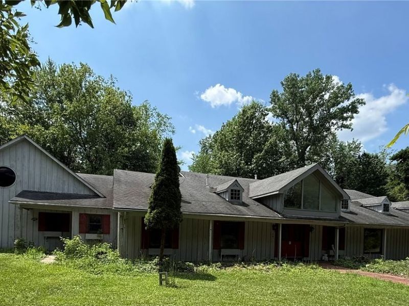 6400 Juniper Drive, Amherst, OH 44001 Photo 1