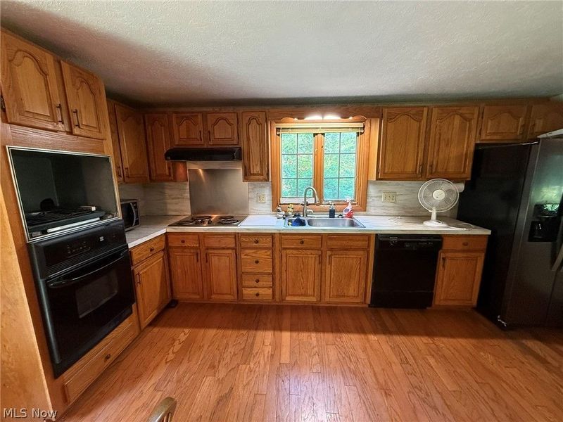 6400 Juniper Drive, Amherst, OH 44001 Photo 13