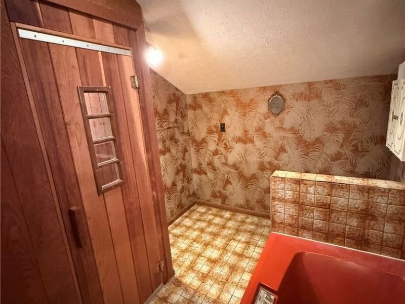 6400 Juniper Drive, Amherst, OH 44001 Photo 24