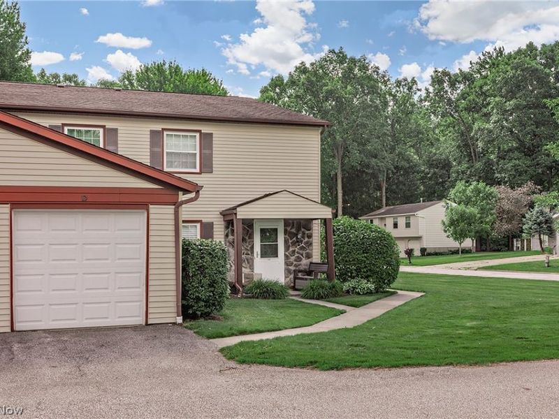 3441 Beaver Trail, Unit #D, Aurora, OH 44202 Photo 2