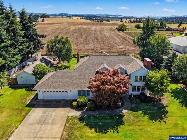 843 SE Church St, Sublimity, OR 97385
